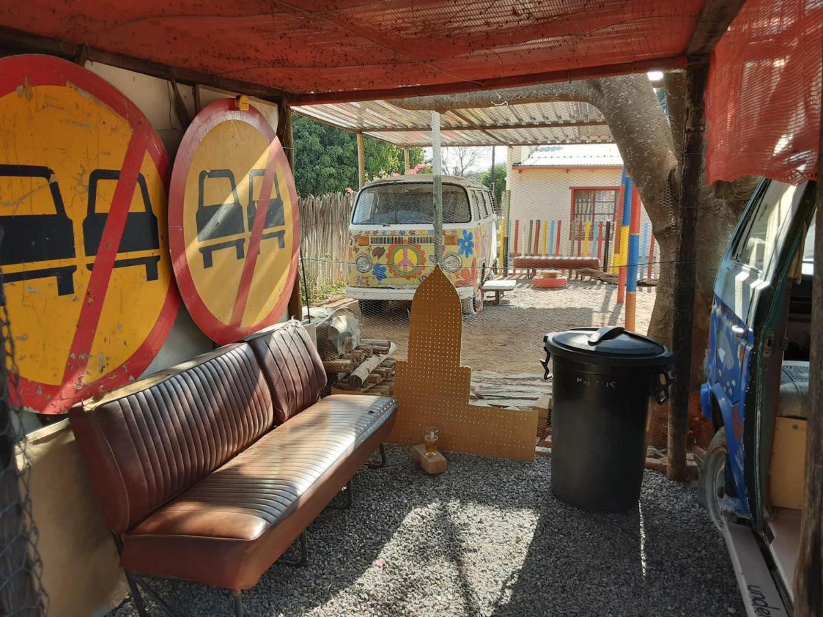 Kai-Oms Backpackers Lodge Outjo Exterior photo