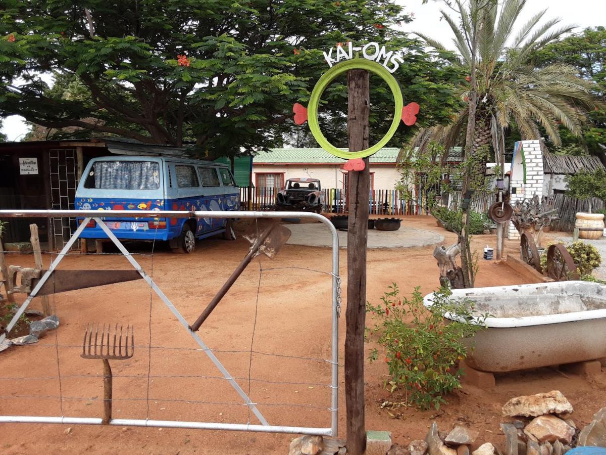 Kai-Oms Backpackers Lodge Outjo Exterior photo