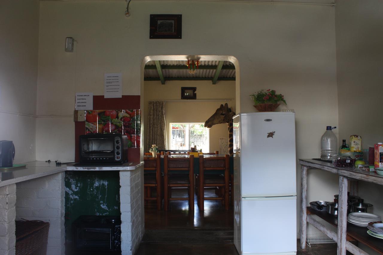 Kai-Oms Backpackers Lodge Outjo Exterior photo